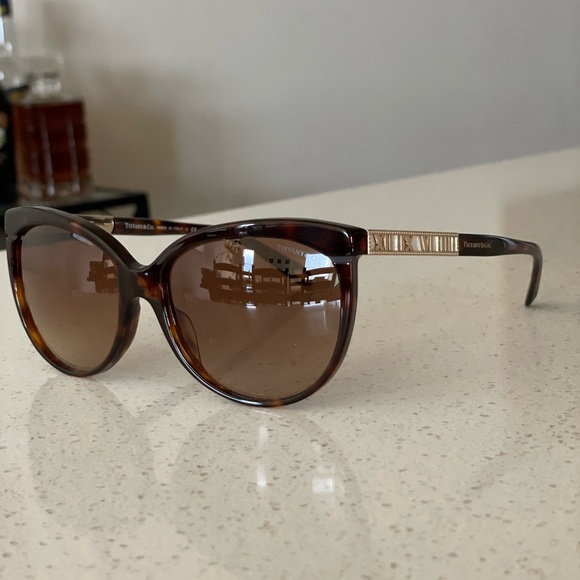 Tiffany & Co. Accessories - NWOT Tiffany & Co cateye sunglasses